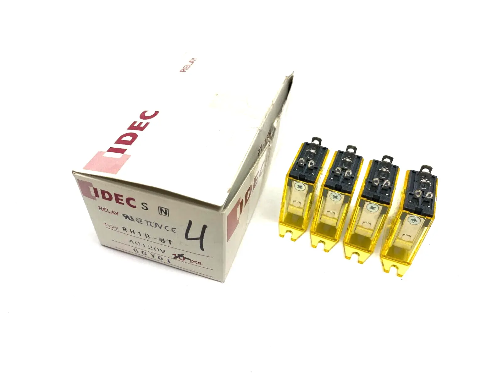 USED IDEC TOP MOUNT POWER RELAY SPDT 10A 120VAC