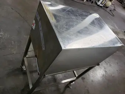 SS Lidded Table