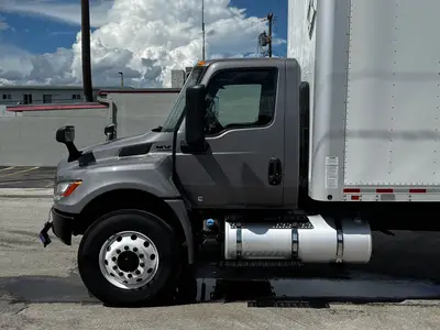 Used 2023 INTERNATIONAL MV607 Box trucks Florida US | Truck and Van Outlet #1509128
