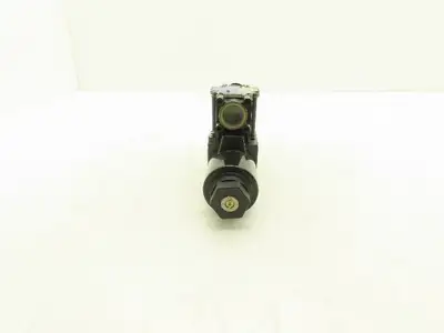 Tokimec DG4V-3-2C-P7-H-100 Hydraulic Directional Solenoid Valve 24V