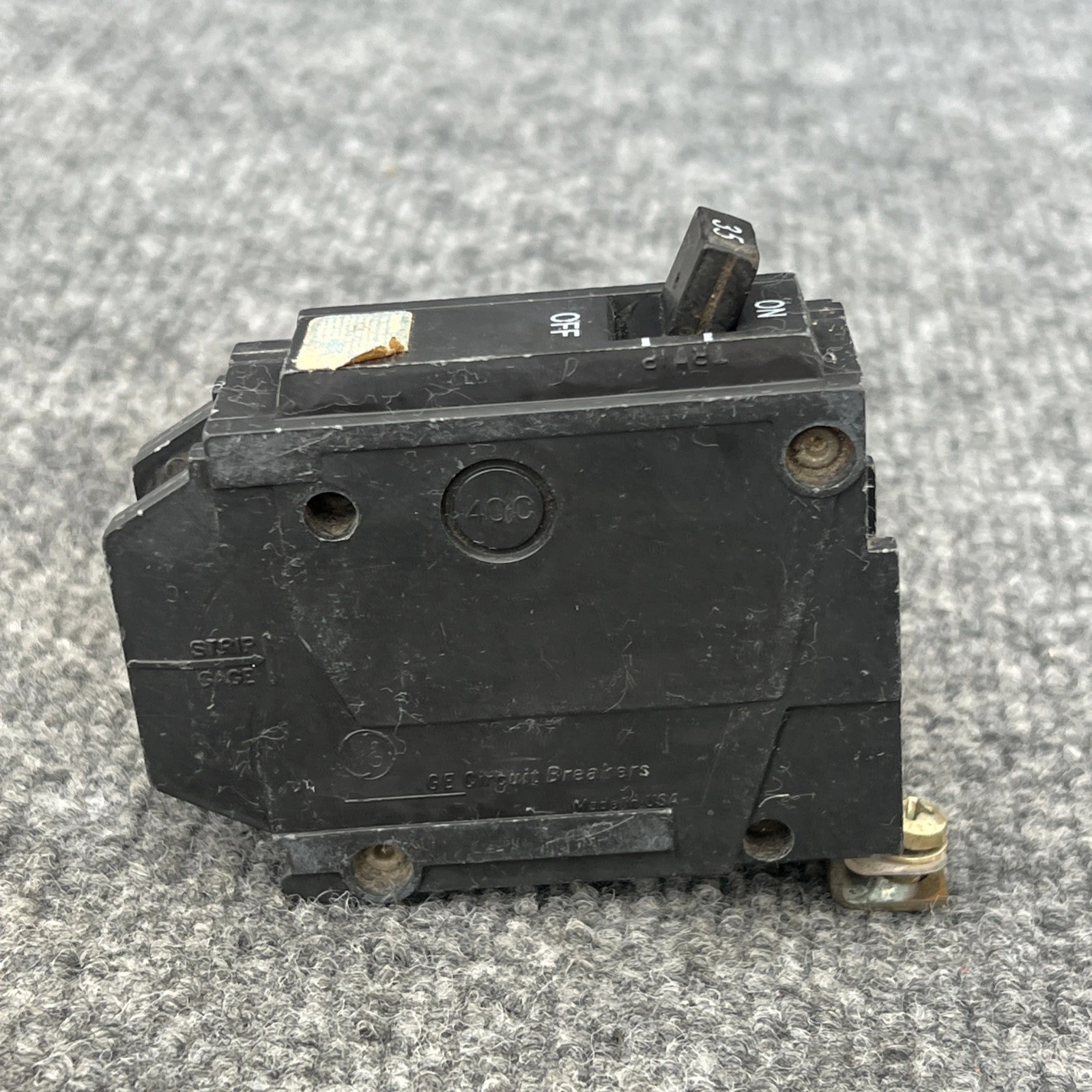 Used GE THQB1135 Circuit Breakers California US | Davliegogo LLC #1705960