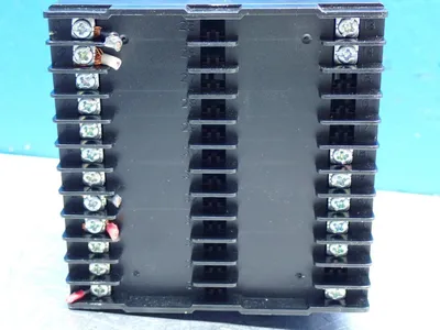 Used OMEGA CN04D3RR2UCMAC Temperature Controls Ohio US | HGR 24 #878601