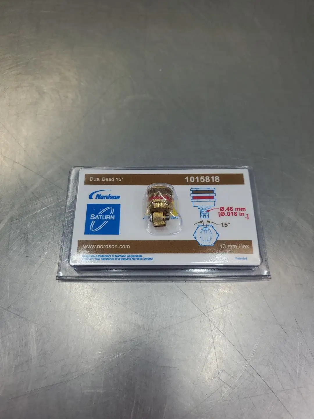 USED Nordson SATURN 1015818 Dual Bead 15° Nozzle