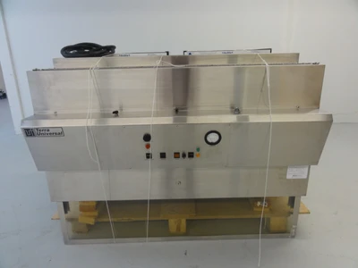 USED TERRA UNIVERSAL 2001-00-1