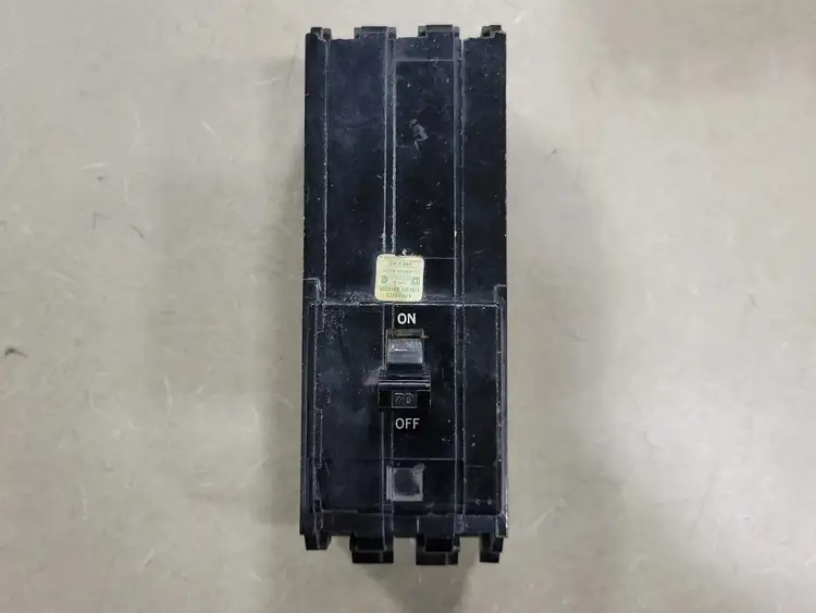 Used SQUARE D Q1370 Switchgears British Columbia CA | Lenmark #242255
