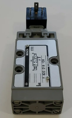 NEW Bosch 0 820 018 108