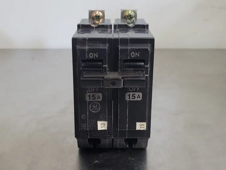 Used GENERAL ELECTRIC THQB215 Switchgears British Columbia CA | Lenmark #241513