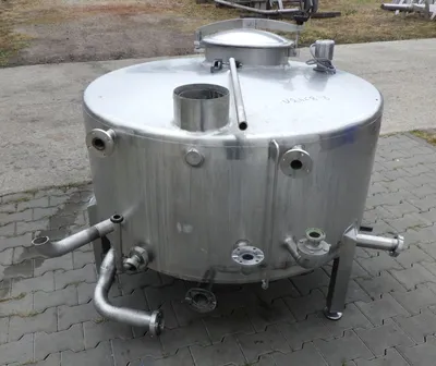 STAINLESS STEEL TANK 700 litre Tanks SS Europe 0-4,999 Litres, Tanks SS Europe 0-4,999 Litres | Perry Equipment (2)