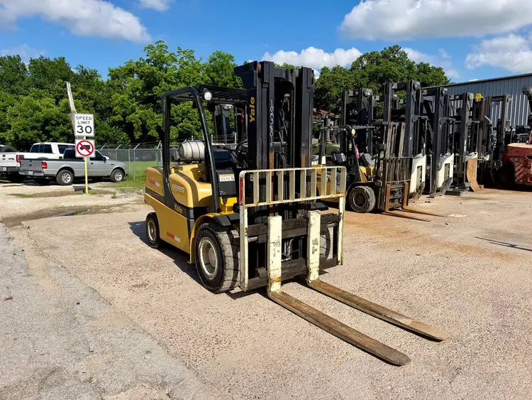 Used 2013 YALE GLP100VX Internal Combustion Forklifts: Pneumatic Tire Texas US | TB Forklifts #1274938