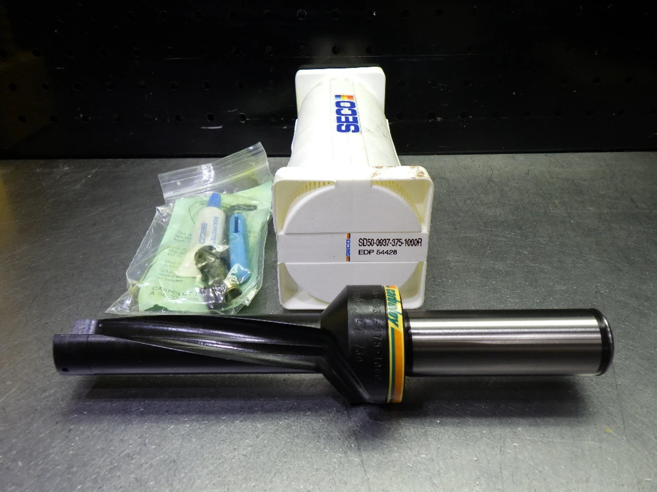 SECO .937" Coolant Thru Drill 1" Shank SD50-0937-375-1000R (LOC2170)