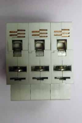 USED Allen-Bradley Allen Bradley 1492-SP3C070  (1492-SP)
