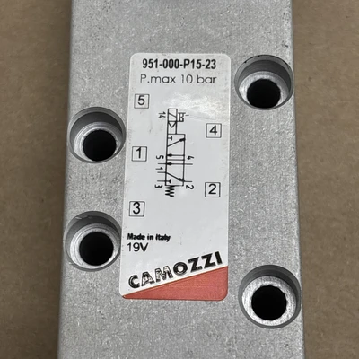NEW Camozzi 951-000-p15-23