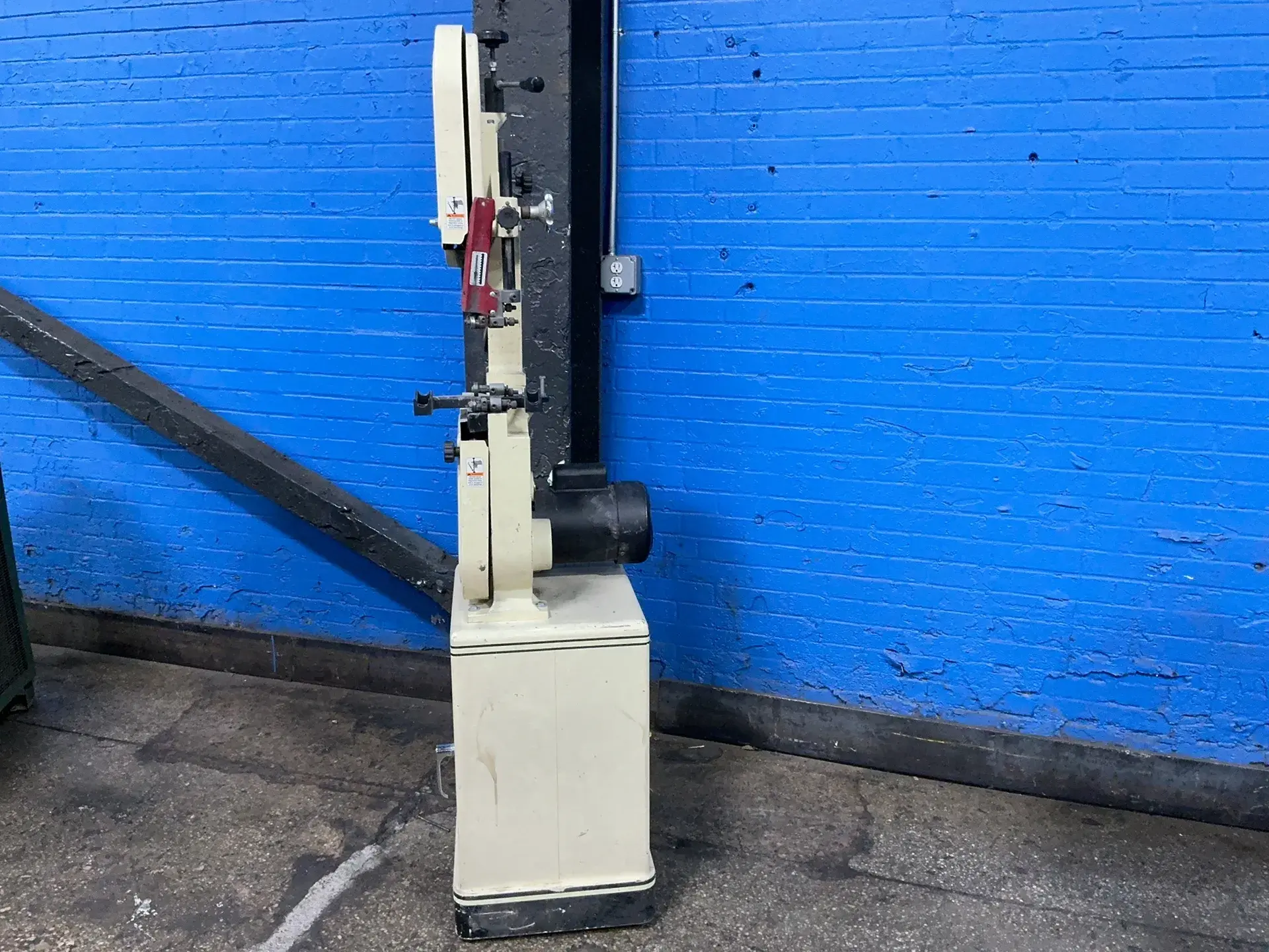Used 2012 SHOP FOX W1706 Woodworking Vertical Band Saws Ohio US | HGR 24 #1266707