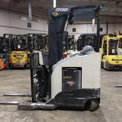 USED 2016 CROWN RR5725-45