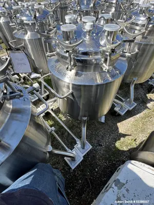 Used Vertical 316L Stainless Steel Board Rated Jacketed Tank – 103 Liter