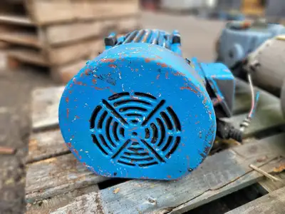 5 hp Electric Motor 5KS184SE205D8 w/ Pump