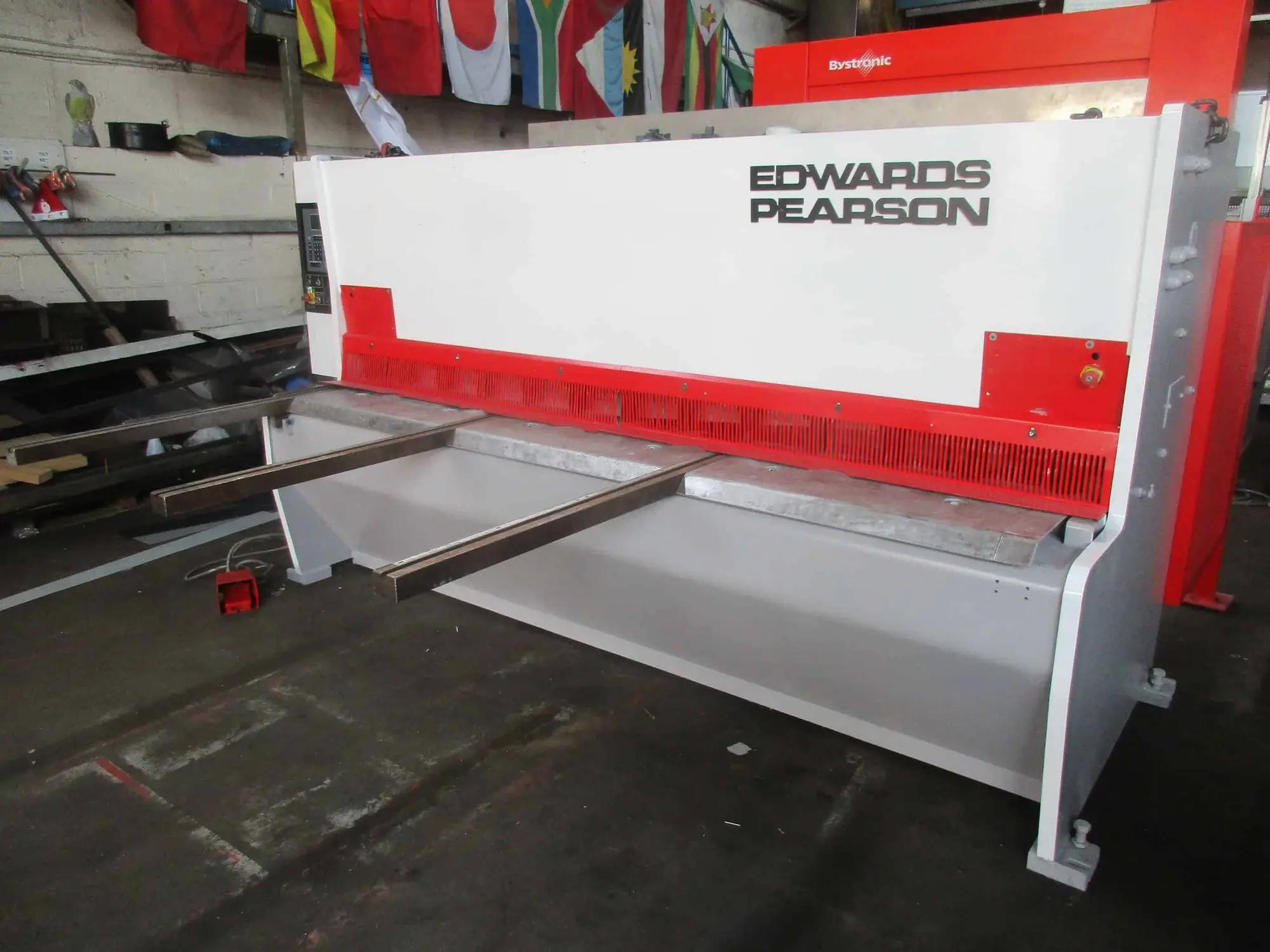 Edwards Pearson VR 13