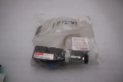 New Numatics 081RS100J000000 Pressure Regulator STK K1335A
