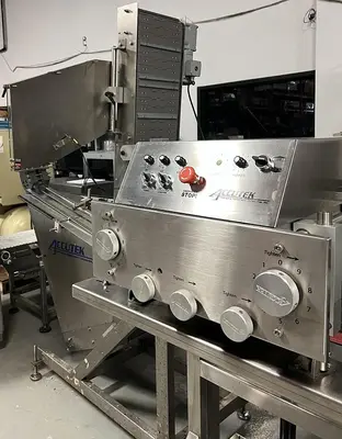USED 2018 ACCUTEK  PACKAGING MODEL 22-500-000 (CAPPER) & 60-COE CH2 (CAP HOPPER/ELEVATOR)