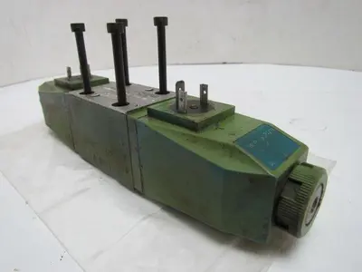 Vickers DG4V-3-2N-VM-U-H7-30 Directional Solenoid Valve CETOP 3, D03