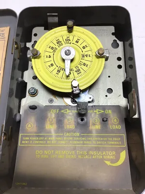 USED INTERMATIC 📏 MODEL: T104-20 – A TRUSTED INTERMATIC TIMER SWITCH KNOWN FOR RELIABILITY AND EASE OF USE.
