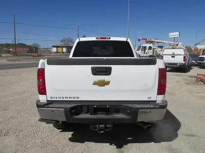 Used 2014 CHEVROLET SILVERADO 2500 Pickup Trucks Manitoba CA | Conquest Truck & Auto Sales #1421351