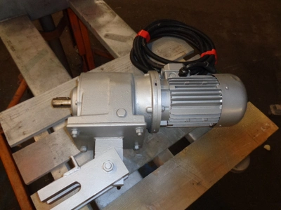 2.2kw R&B Clamp on Geared Stirrer