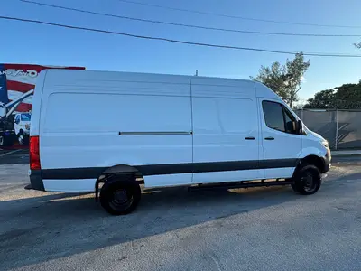 Used 2024 MERCEDES-BENZ 2500 Vans Florida US | Truck and Van Outlet #1509211