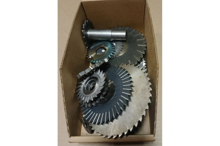 Used _UNKNOWN_ _UNKNOWN_ Saw Blades Ohio US | Thompson Auctioneers #1547174
