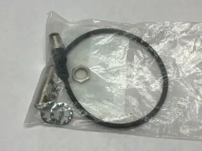 USED BALLUFF FLUSH MOUNT PROXIMITY SENSOR 10-30VDC