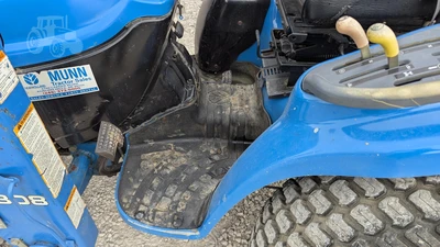 USED 1999 NEW HOLLAND TC33D