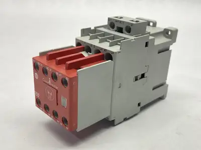 USED ALLEN-BRADLEY SER A SAFETY CONTACTOR 12A 600V 24VDC COIL