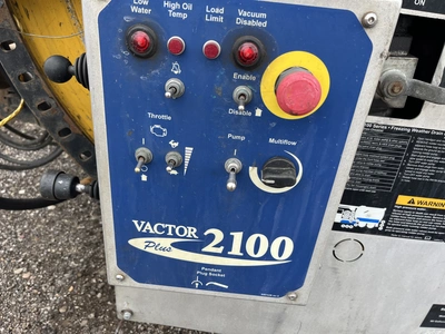 USED 2017 PETERBILT 567 6X4