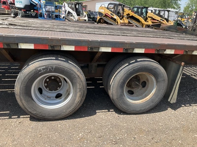 2005 Leland 30’ Tag Trailer