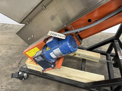 11" Wide EMI Plastics Inclined Conveyor