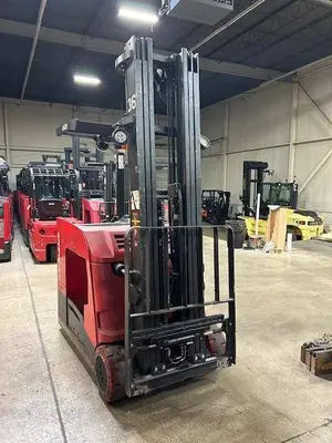 Used 2017 RAYMOND 425C50TT 3-Wheel Stand up Electric Counterbalance Forklifts Illinois US | Somerset Equipment Sales #1546275