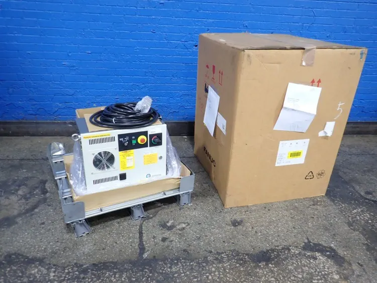 Used FANUC A05B2651B021 / R30IB Robots Ohio US | HGR 24 #891404