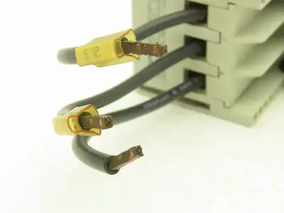 Siemens 8US1 261-6NA00 Buss Bar Adapter 600V No. 8 Wire Lot of 4