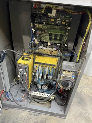 USED FANUC R-2000IB