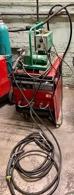 USED LINCOLN CV-300