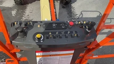 USED 2014 JLG 400S