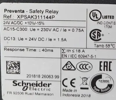 Schneider Electric XPS-AK Safety Relay XPSAK311144P (BIN542)
