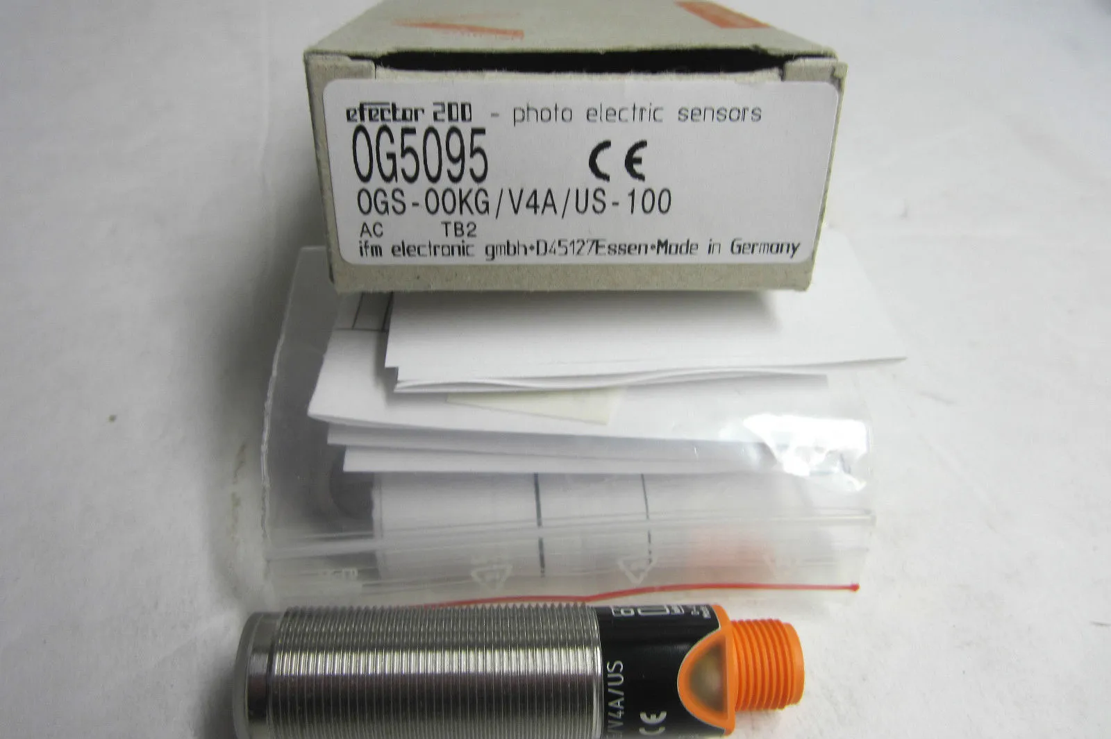 NEW EFECTOR 0G5095 PHOTO ELECTRIC SENSOR