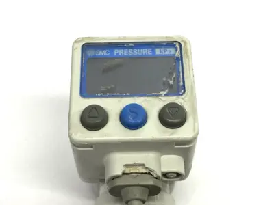 Used SMC Digital Pressure Switch 1/4" DAMAGED & MISSING BRACKET Pressure Switches Michigan US | Maverick Industrial Sales #1398890