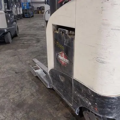 USED 2016 CROWN RR5725-45