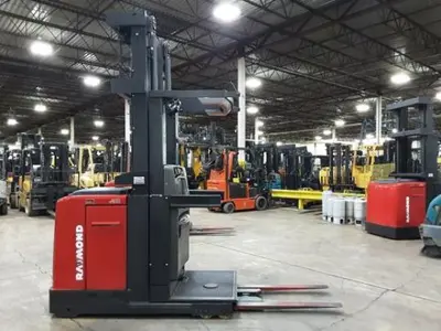 USED 2018 RAYMOND 560-OPC30TT