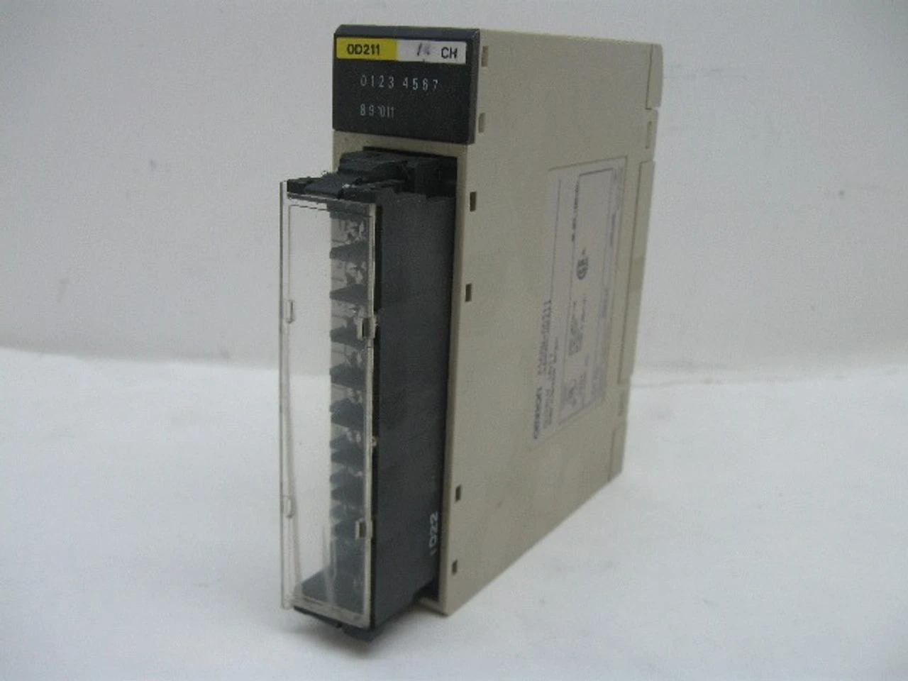 USED OMRON C200H-OD211