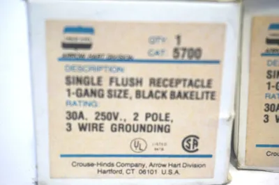 3 NEW CROUSE HINDS 5700 RECEPTACLE