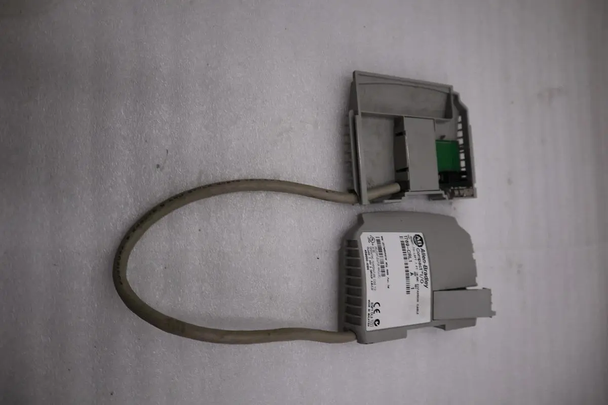 NEW OPEN BOX AB Allen Bradley 1769-CRL1 Right to Left Expansion Cable STK H1472A