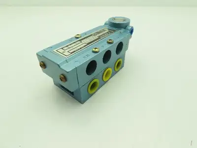 Skinner S3A0AEX4 Pneumatic Directional Control Valve 5-Way 2 Pos 150PSI 1/2" NPT